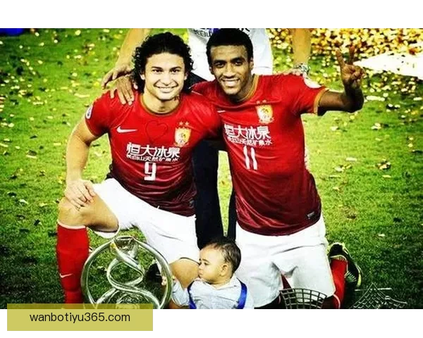 穆里奇进球后泪洒赛场激动表达我也是人展现真实情感